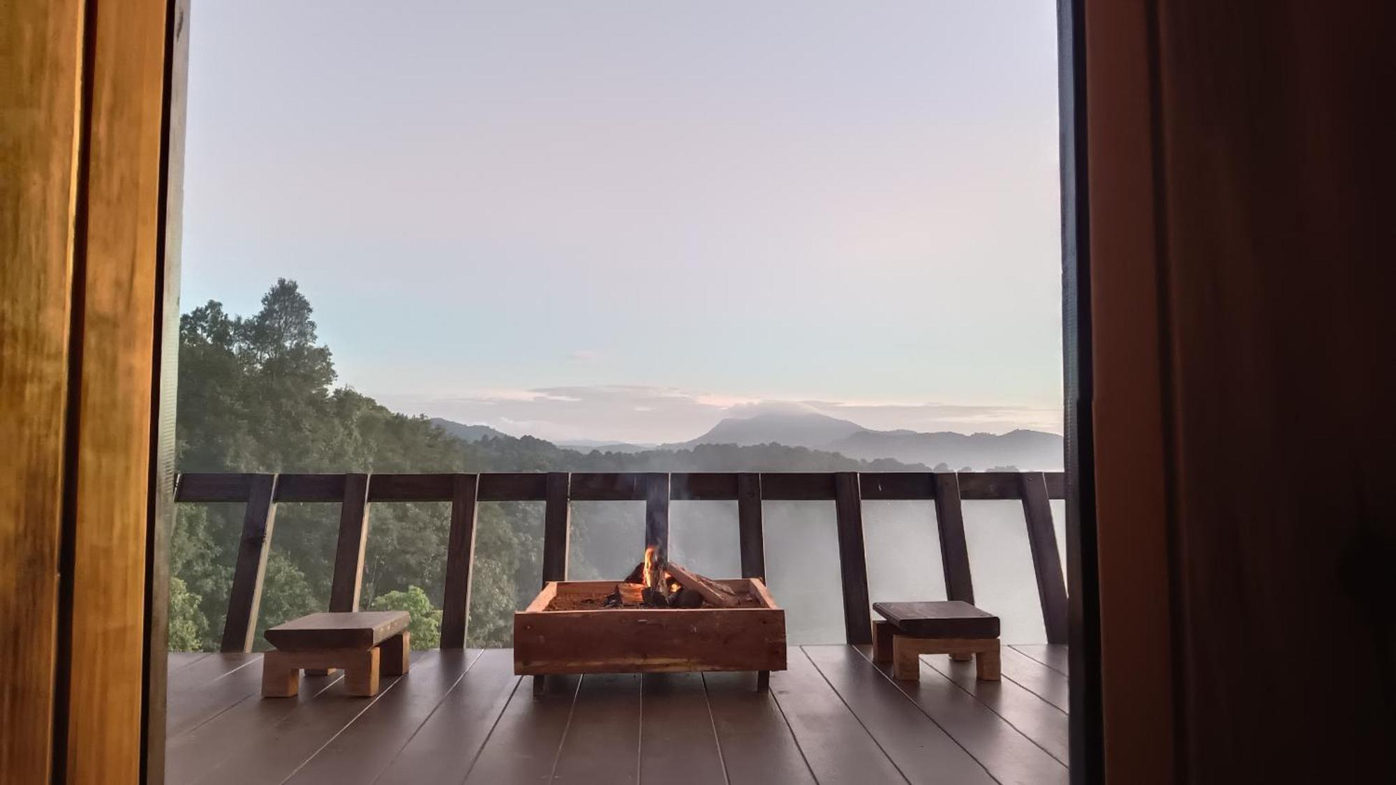 ไร่นิธิสุนทร Nithisoonthon Farmstay Mae Hong Son Exterior photo
