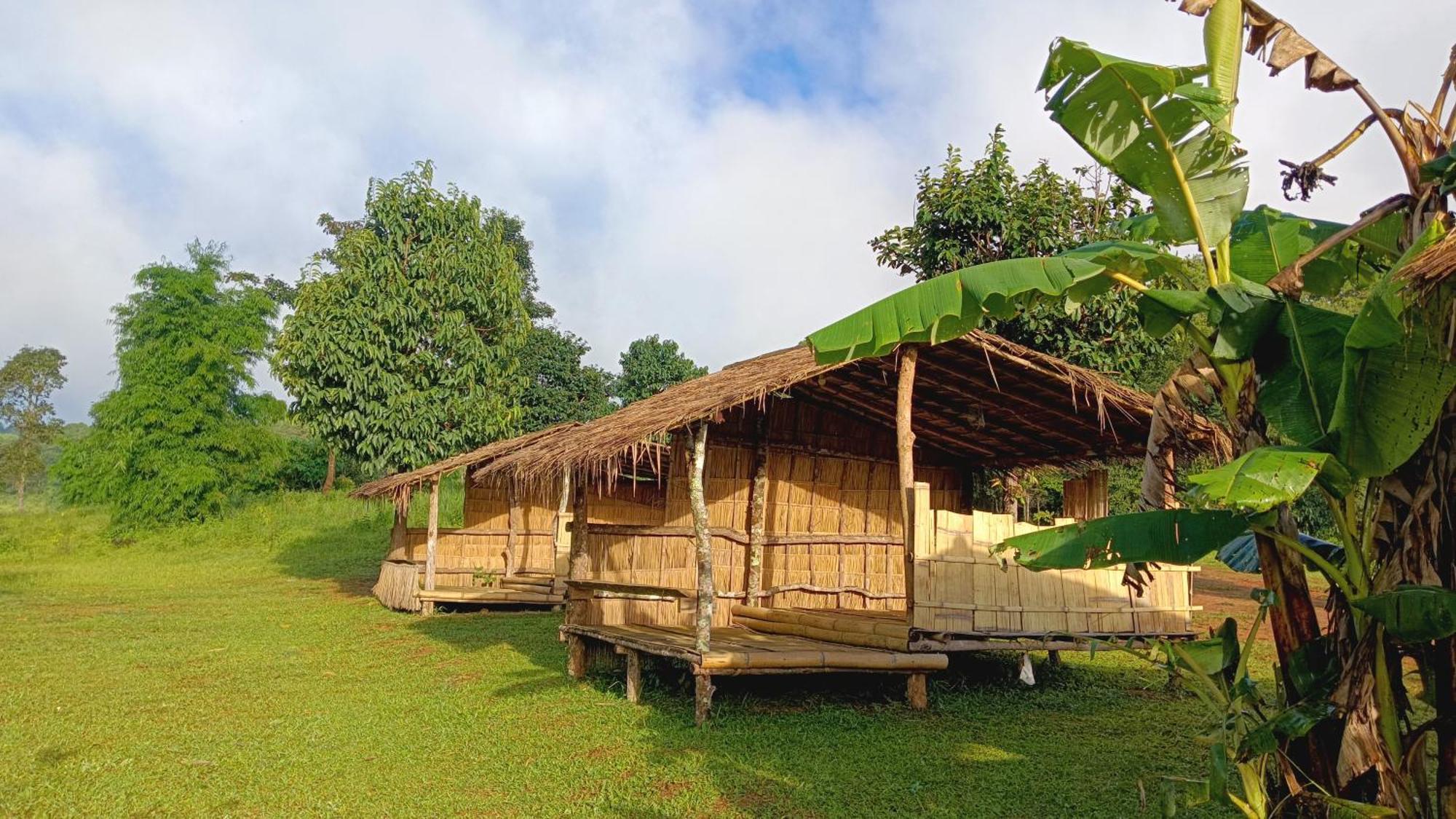 ไร่นิธิสุนทร Nithisoonthon Farmstay Mae Hong Son Exterior photo