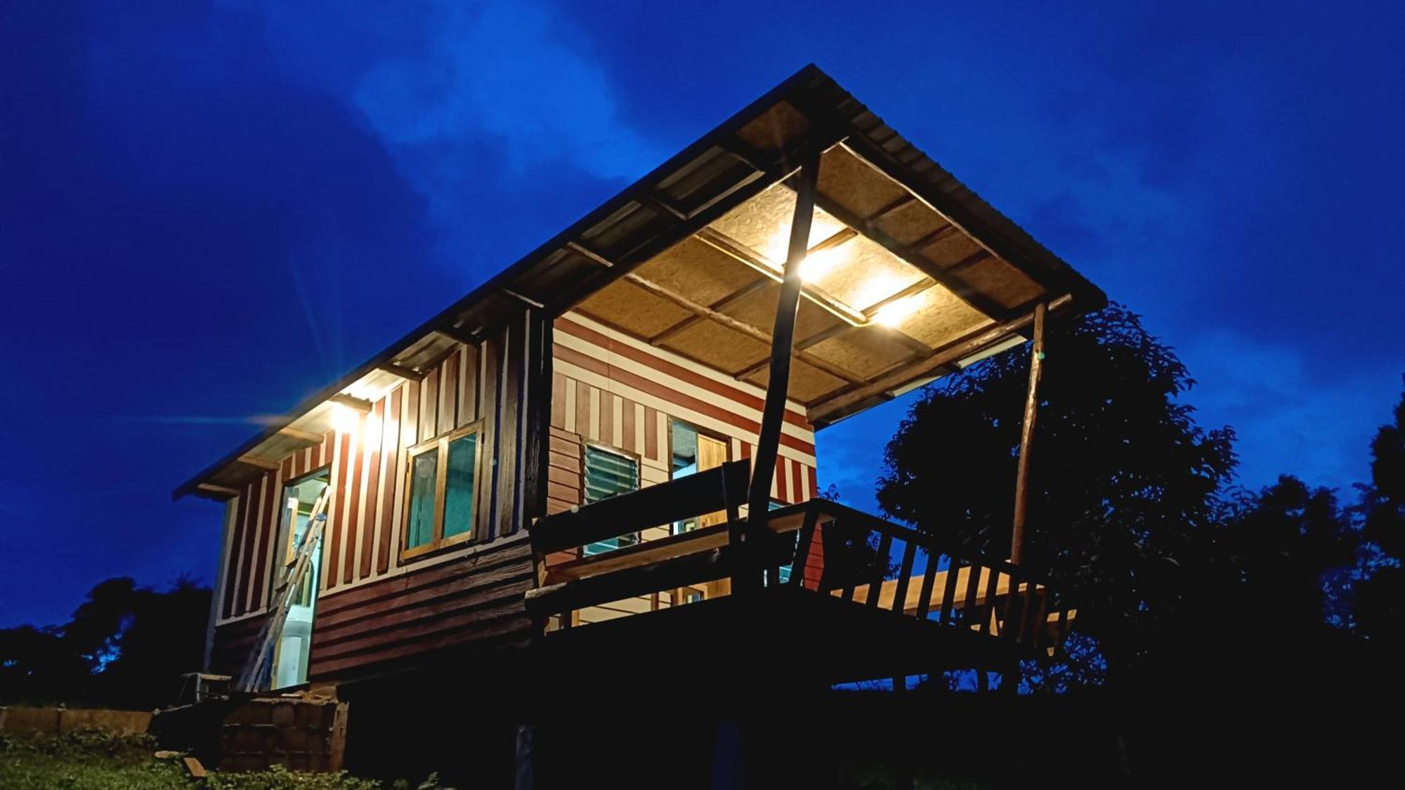 ไร่นิธิสุนทร Nithisoonthon Farmstay Mae Hong Son Exterior photo