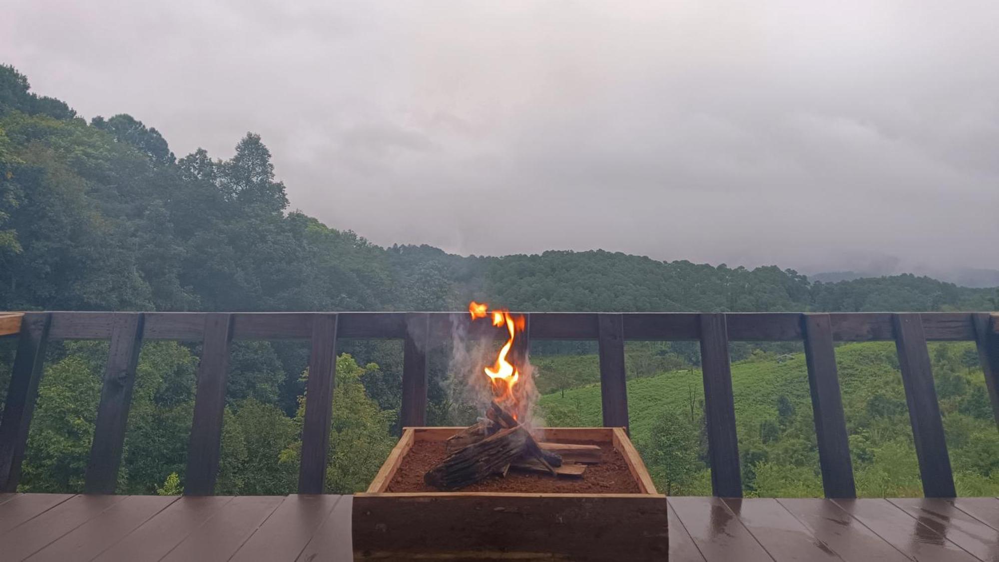 ไร่นิธิสุนทร Nithisoonthon Farmstay Mae Hong Son Exterior photo