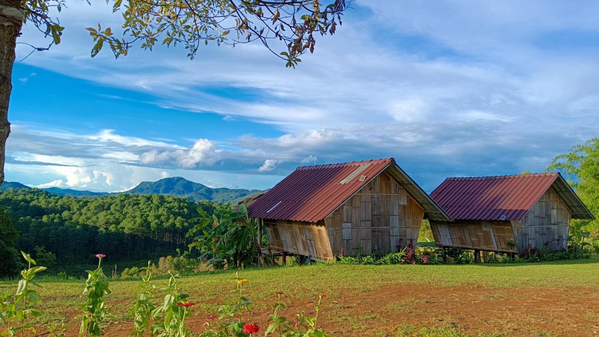 ไร่นิธิสุนทร Nithisoonthon Farmstay Mae Hong Son Exterior photo
