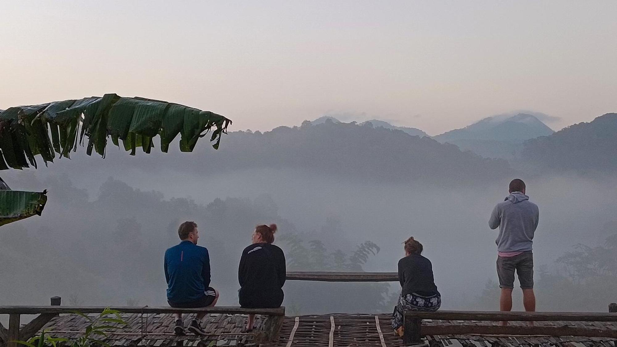ไร่นิธิสุนทร Nithisoonthon Farmstay Mae Hong Son Exterior photo