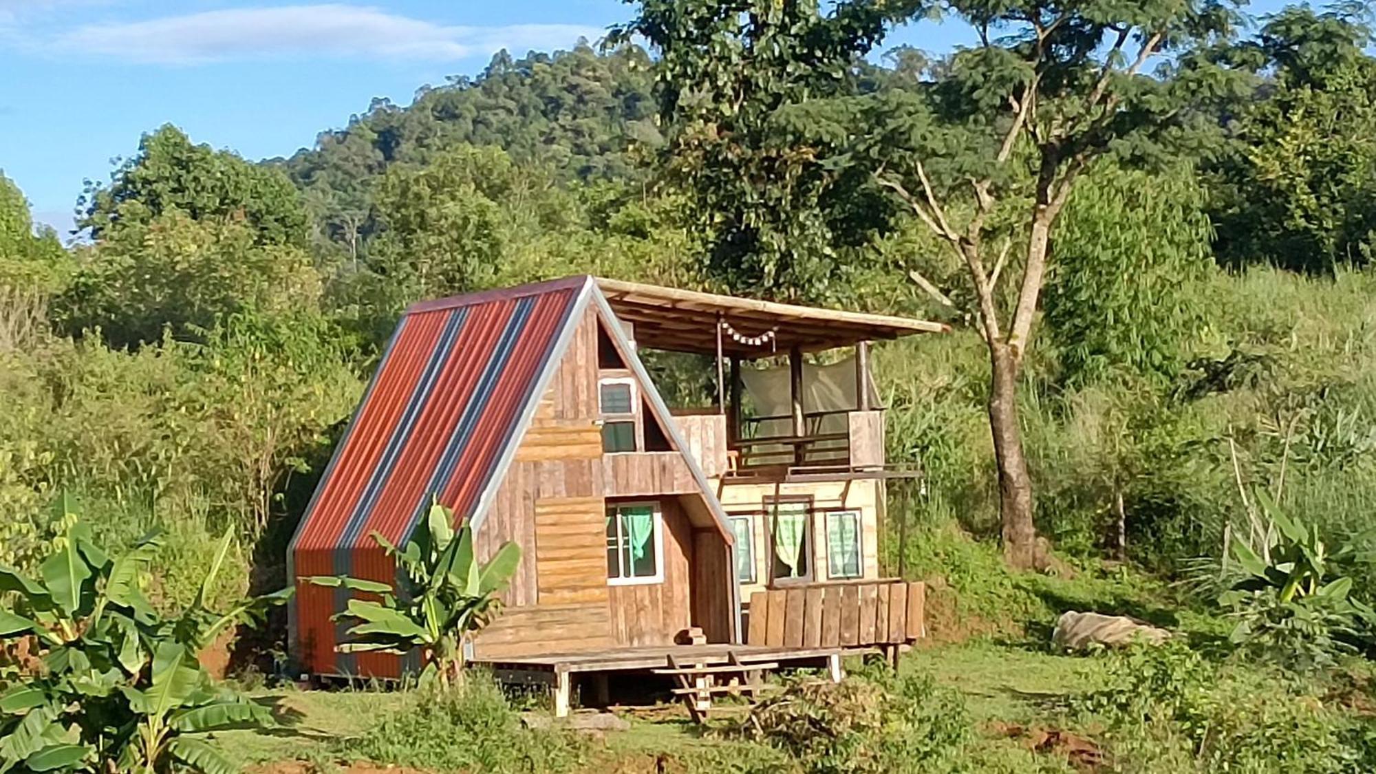 ไร่นิธิสุนทร Nithisoonthon Farmstay Mae Hong Son Exterior photo