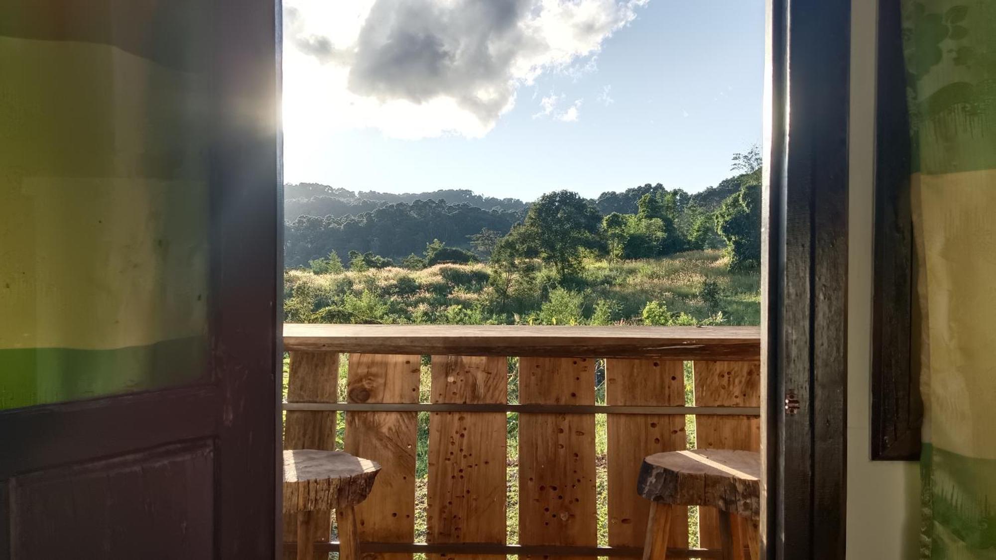 ไร่นิธิสุนทร Nithisoonthon Farmstay Mae Hong Son Exterior photo