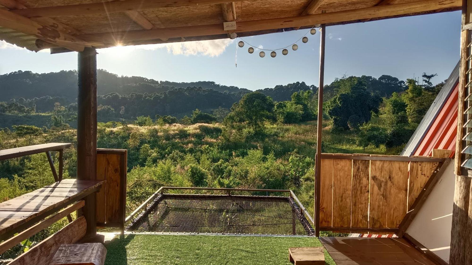 ไร่นิธิสุนทร Nithisoonthon Farmstay Mae Hong Son Exterior photo