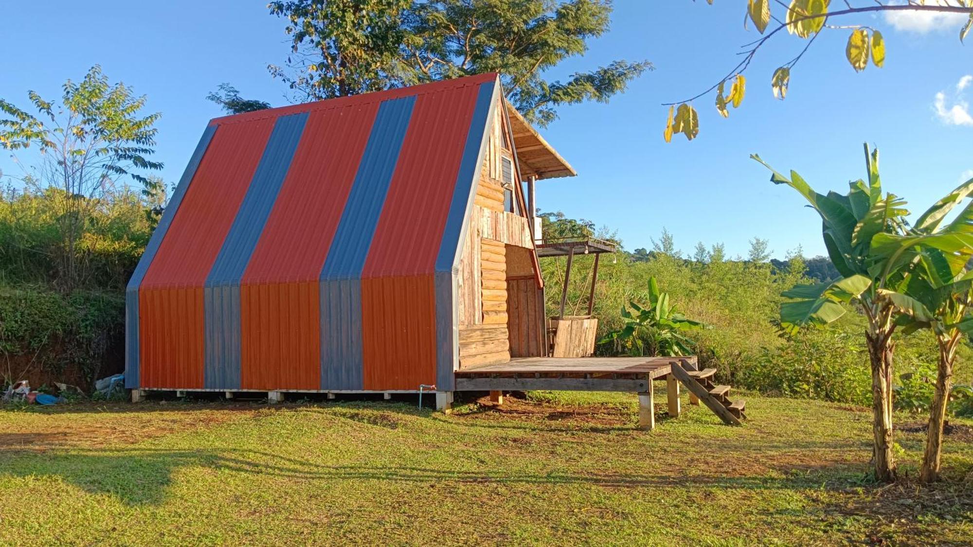 ไร่นิธิสุนทร Nithisoonthon Farmstay Mae Hong Son Exterior photo