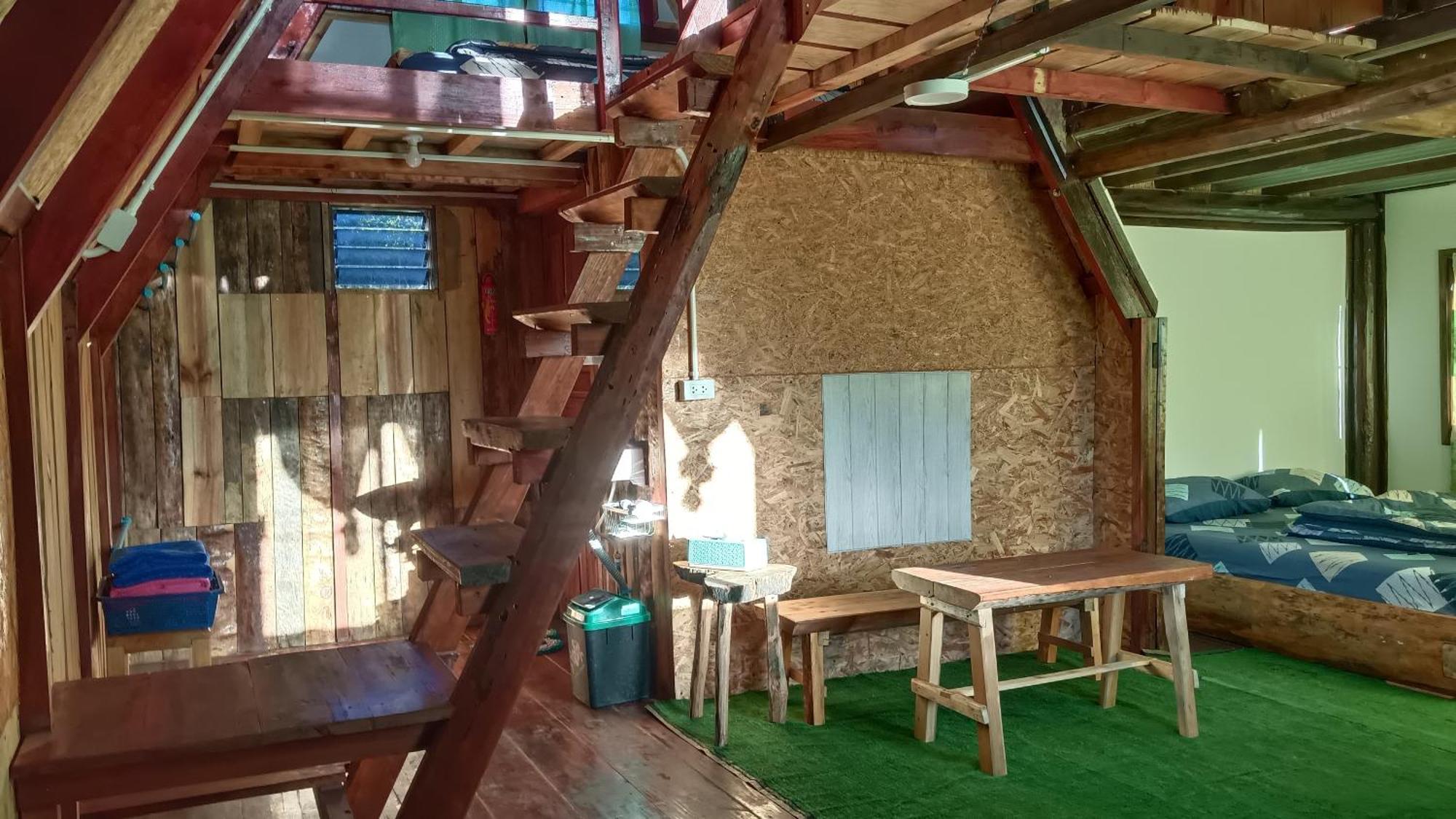 ไร่นิธิสุนทร Nithisoonthon Farmstay Mae Hong Son Exterior photo