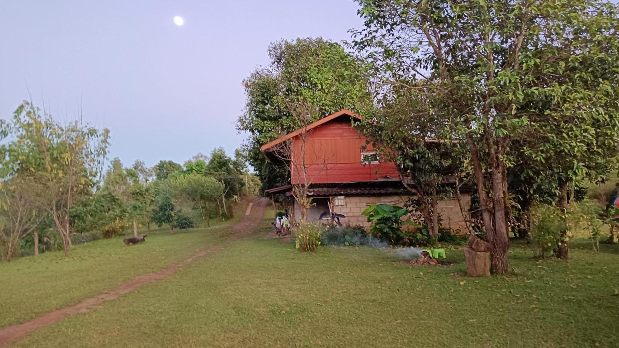 ไร่นิธิสุนทร Nithisoonthon Farmstay Mae Hong Son Exterior photo