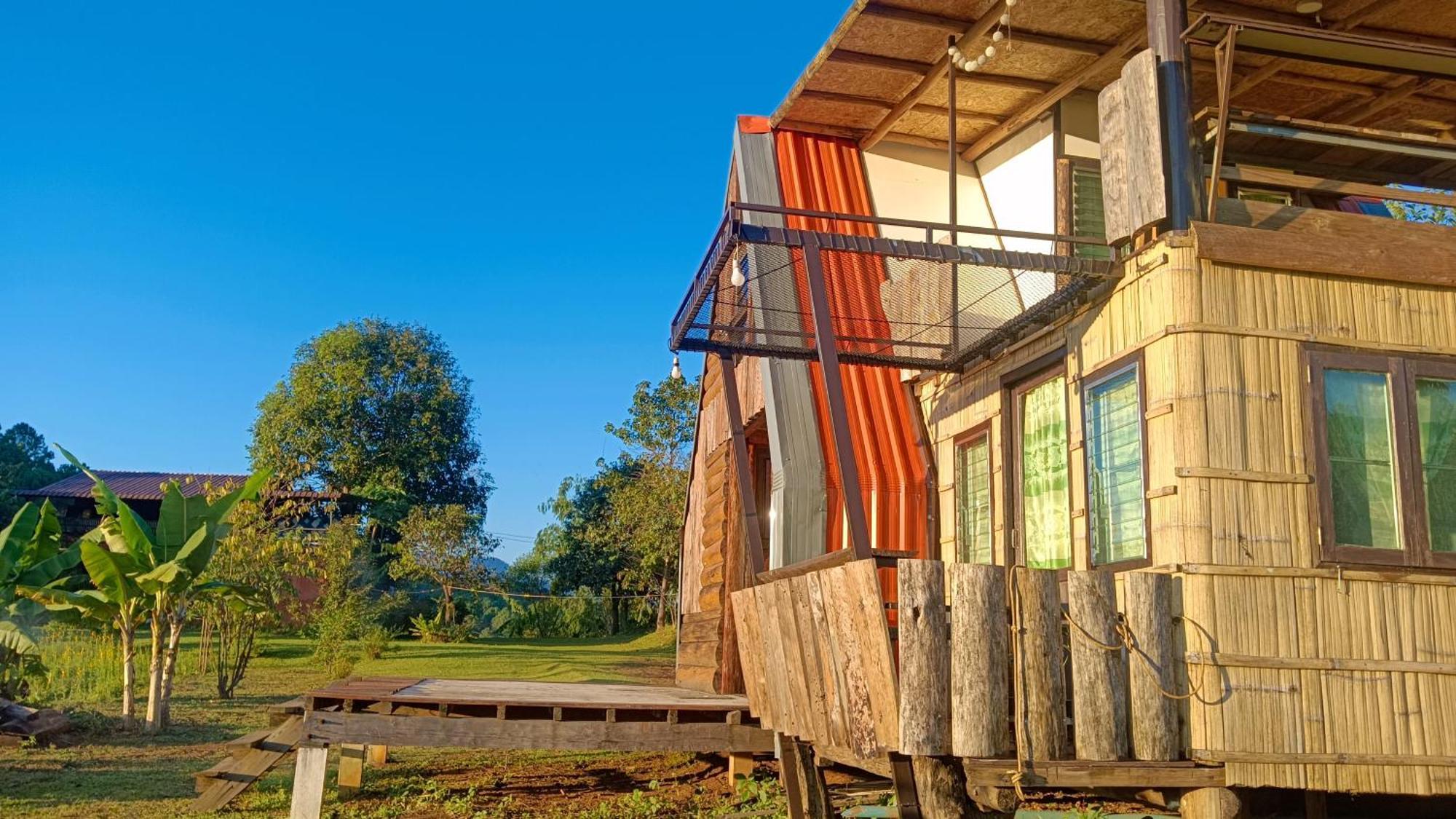 ไร่นิธิสุนทร Nithisoonthon Farmstay Mae Hong Son Exterior photo
